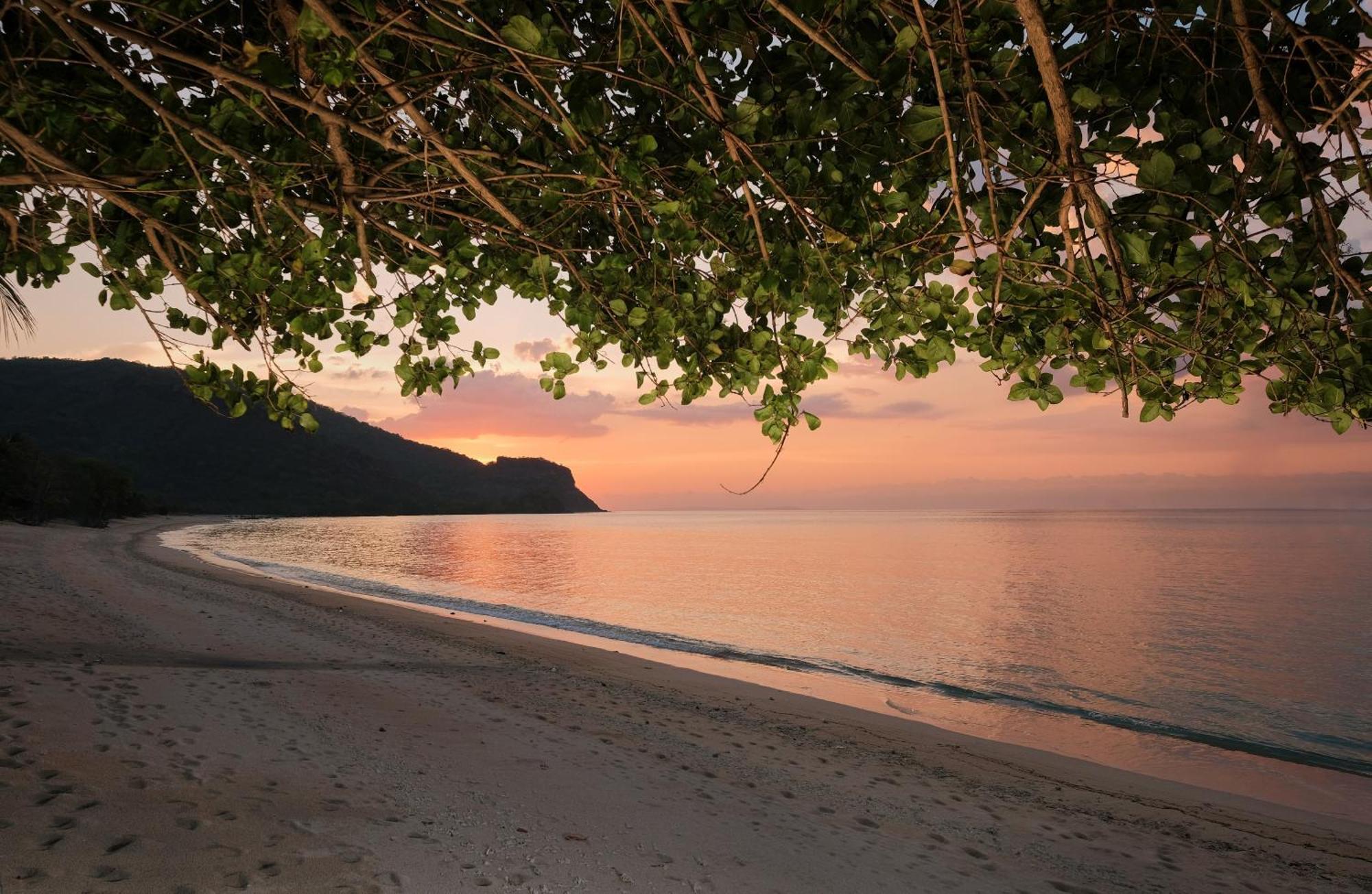 Myamo Beach Lodge Jereweh Exterior foto
